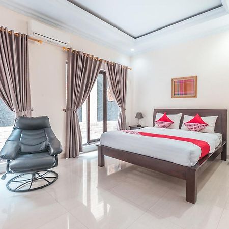 Oyo 1667 Wisma Lux Barkah Jakarta Exteriér fotografie