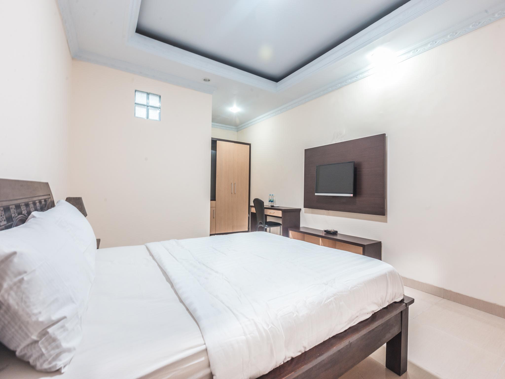Oyo 1667 Wisma Lux Barkah Jakarta Exteriér fotografie