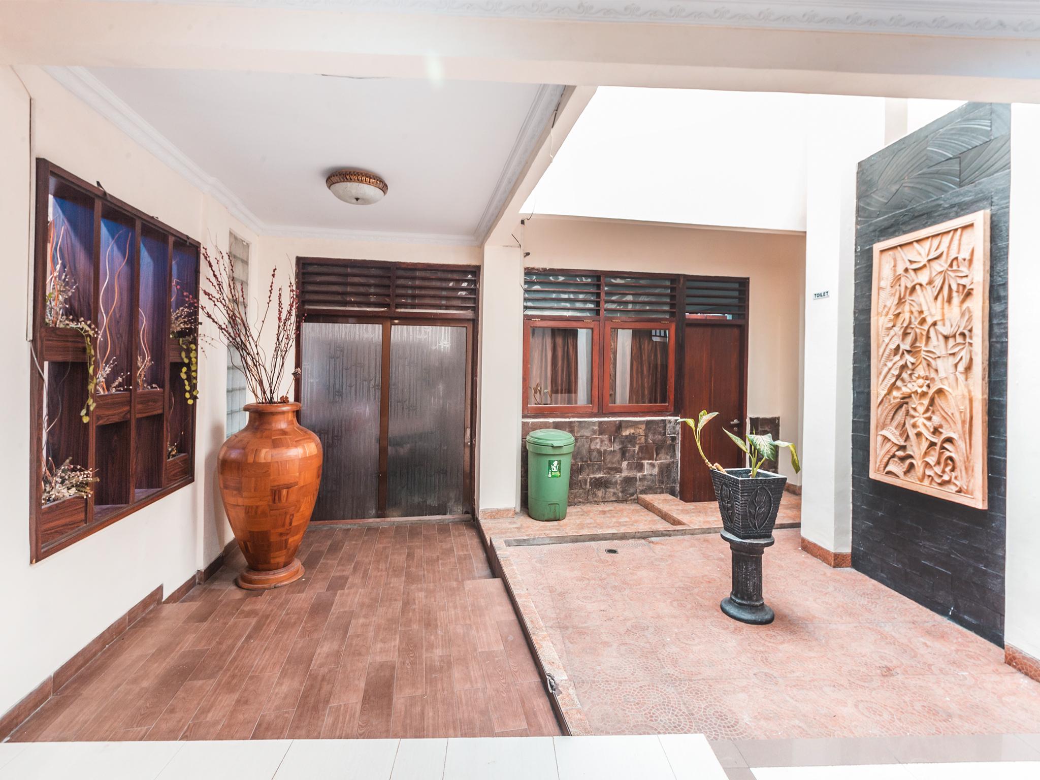 Oyo 1667 Wisma Lux Barkah Jakarta Exteriér fotografie